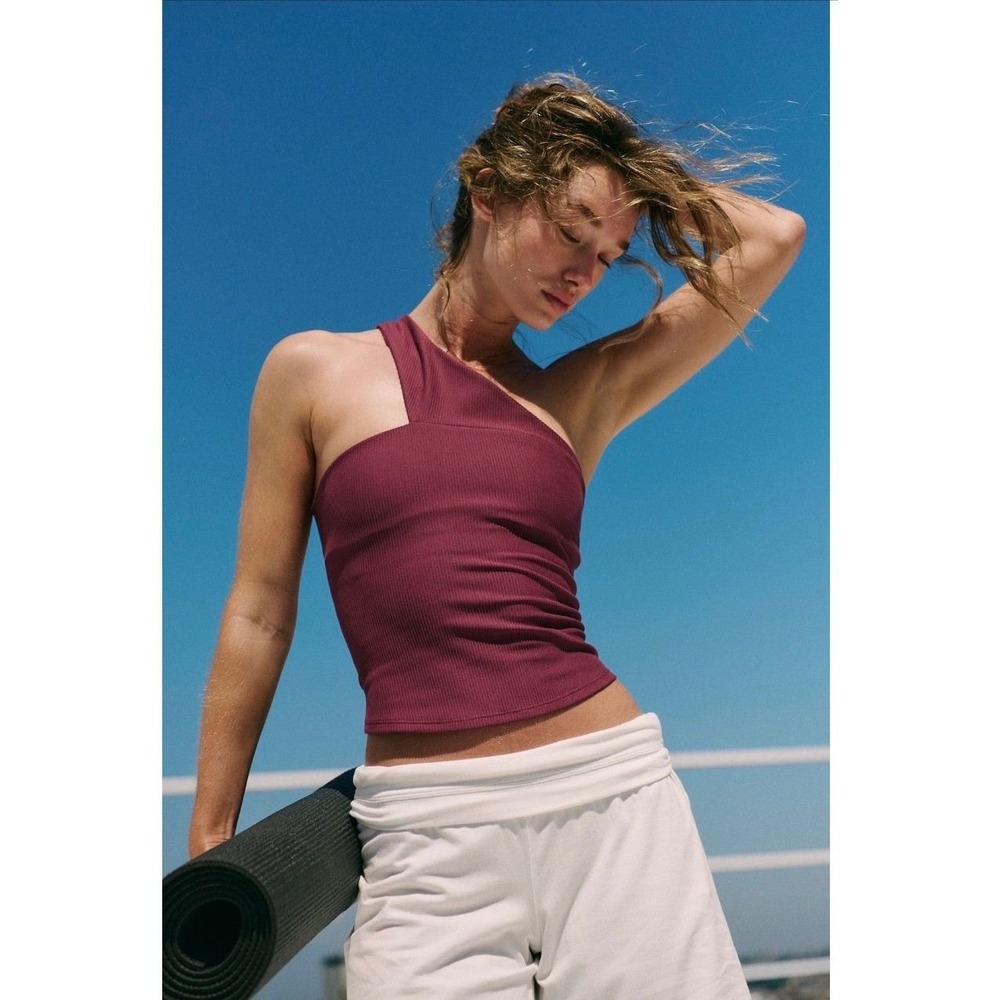 FP Movement Free People Crossroads
Asymmetric Cami Clove XL New NWT